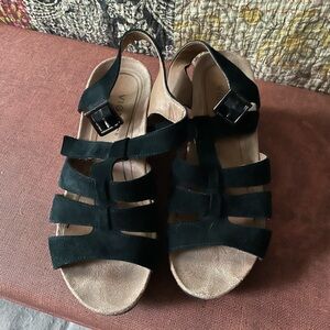 Vionic black Tawny suede wedge sandals